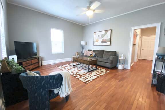 Orange Crush Cottage- Downtown, Beaches, & Dining - Image 1