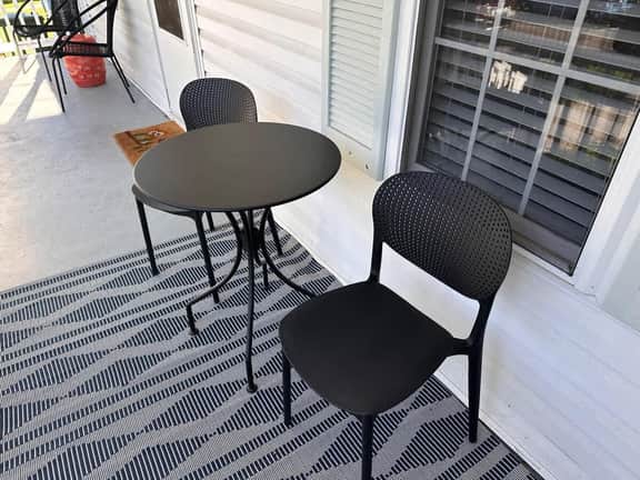 Orange Crush Cottage- Downtown, Beaches, & Dining